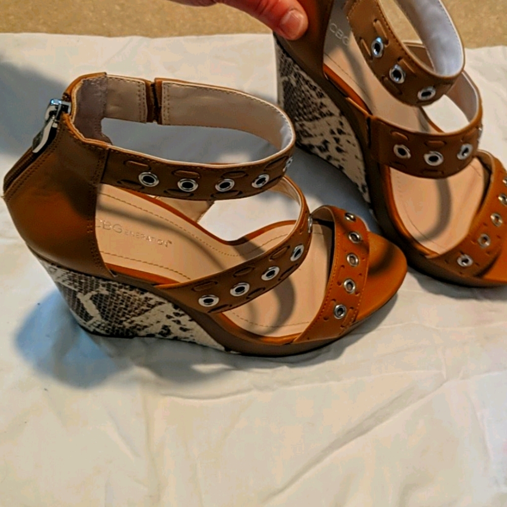 Bgbg Wedge